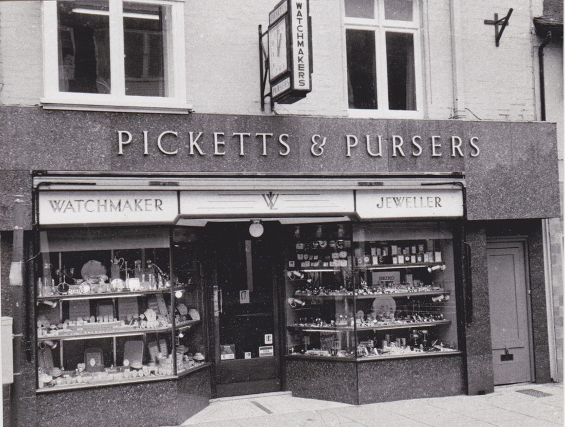 Picketts & Pursers, watchmaker on one side, jeweller on the other.
